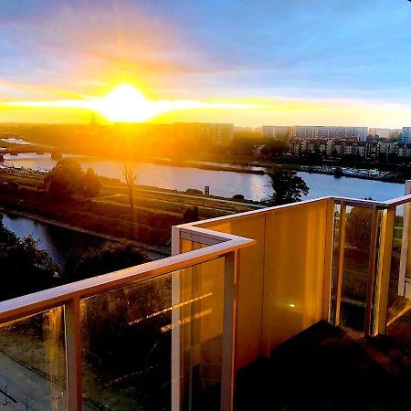 Apartament Z Tarasem I Widokiem Na Odre Wrocław Extérieur photo
