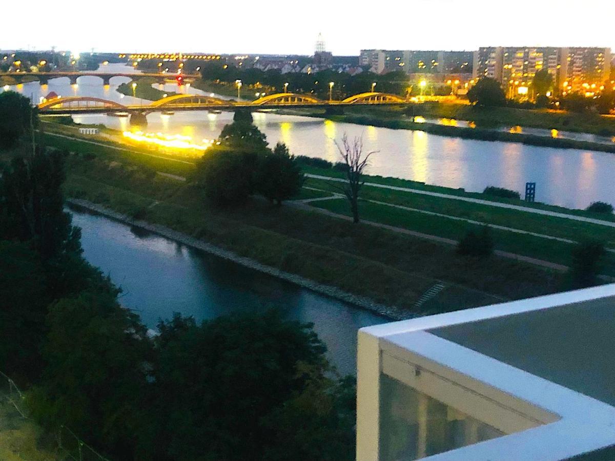 Apartament Z Tarasem I Widokiem Na Odre Wrocław Extérieur photo